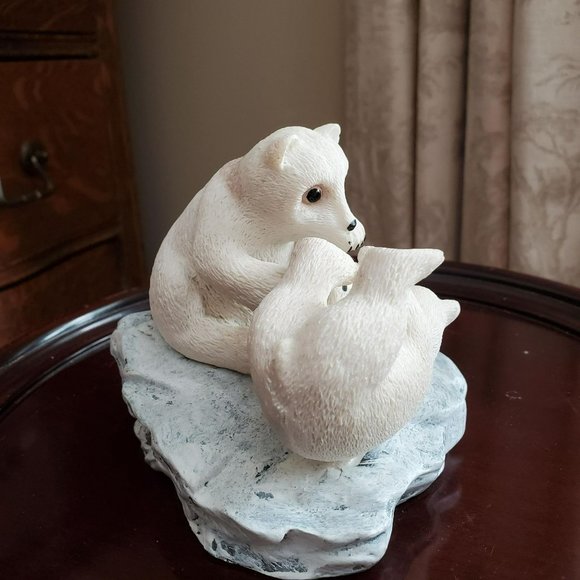 Playing Polar Bear Cubs Statue, Resin Polar Bear Figurine, Animal Winter Decor - Picture 5 of 7